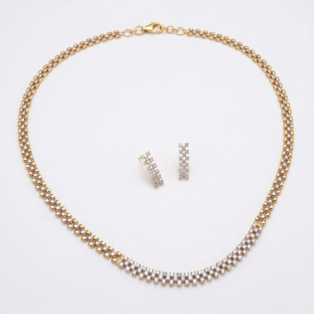 The necklace uploaded as the reference